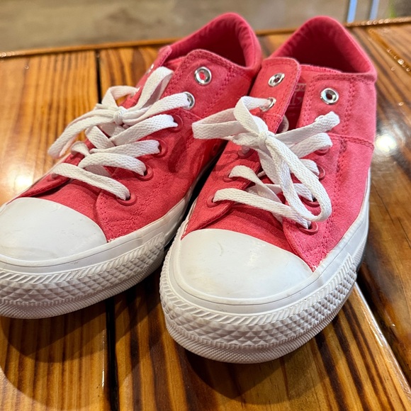 Converse - Picture 2 of 5